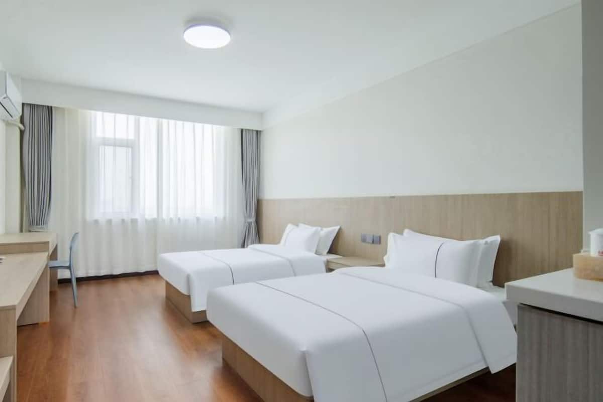 Desk, blackout curtains, rollaway beds, free WiFi