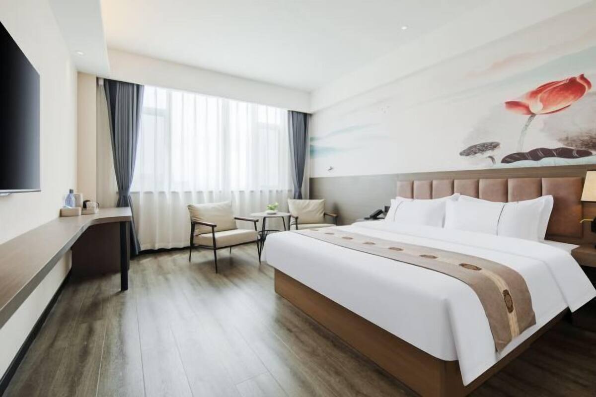Desk, blackout curtains, rollaway beds, free WiFi