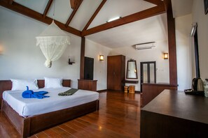 Super Deluxe Room | Minibar, desk, blackout drapes, free WiFi - Phitharom PP Resort (Ko Phi Phi)