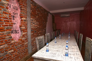 Daily continental breakfast (USD 6.00 per person)
