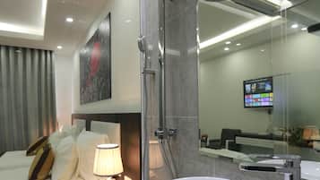 Minibar, in-room safe, desk, soundproofing