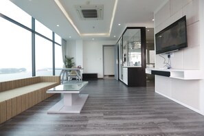 Télévision à écran plat