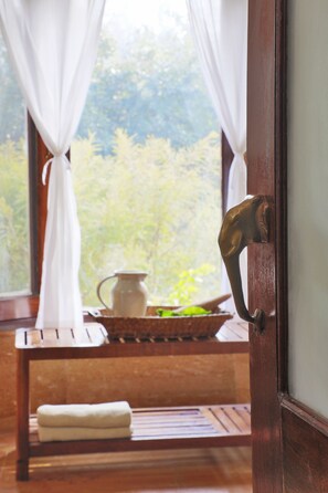 1 bedroom, premium bedding, in-room safe, desk