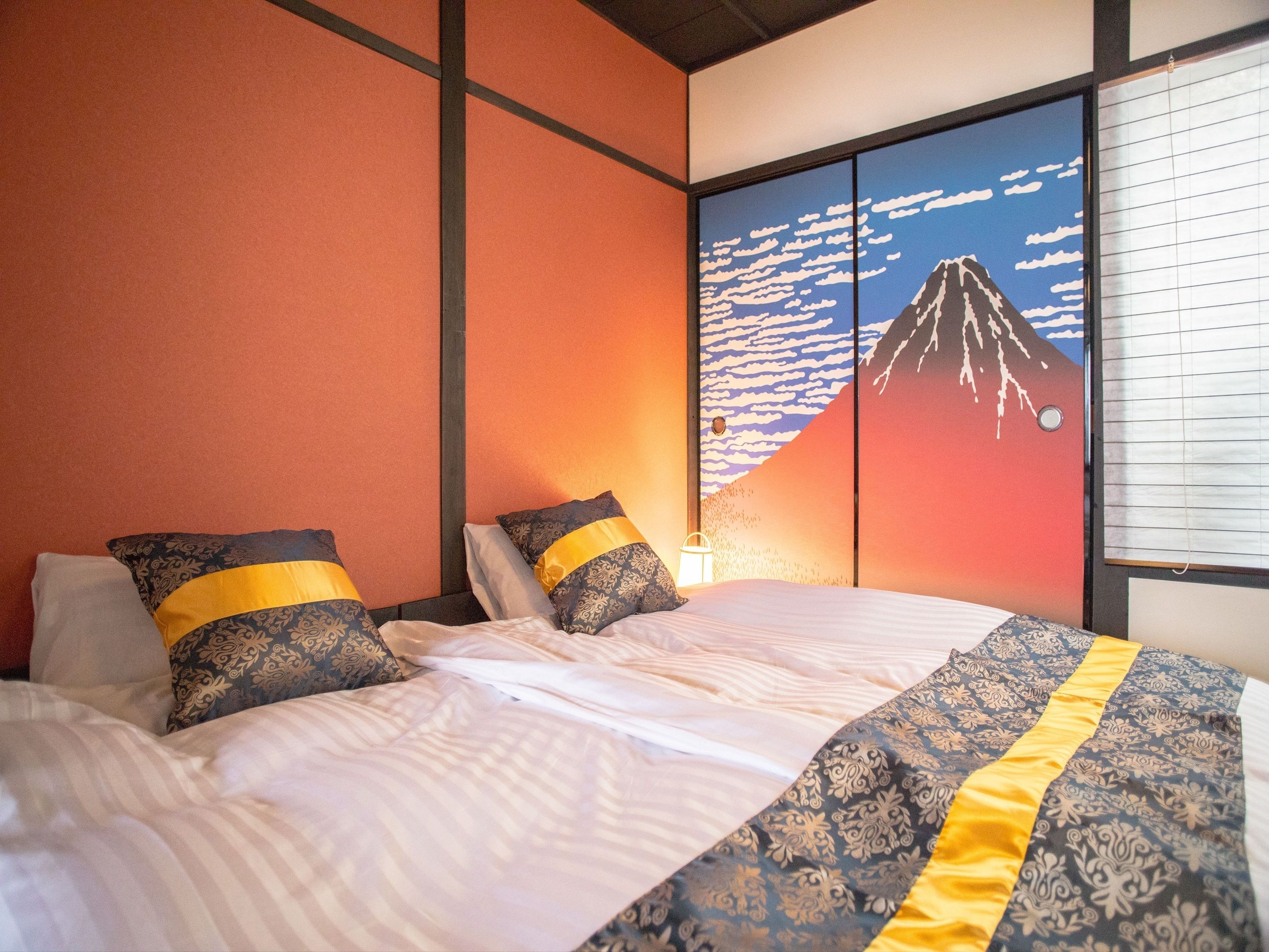 2 bedrooms, iron/ironing board, free WiFi