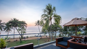 Suite panorámica, 1 cama King size, vista al mar | Vista del balcón