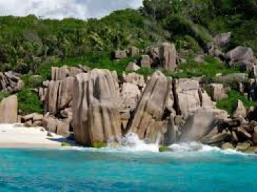 Beach nearby, scuba diving