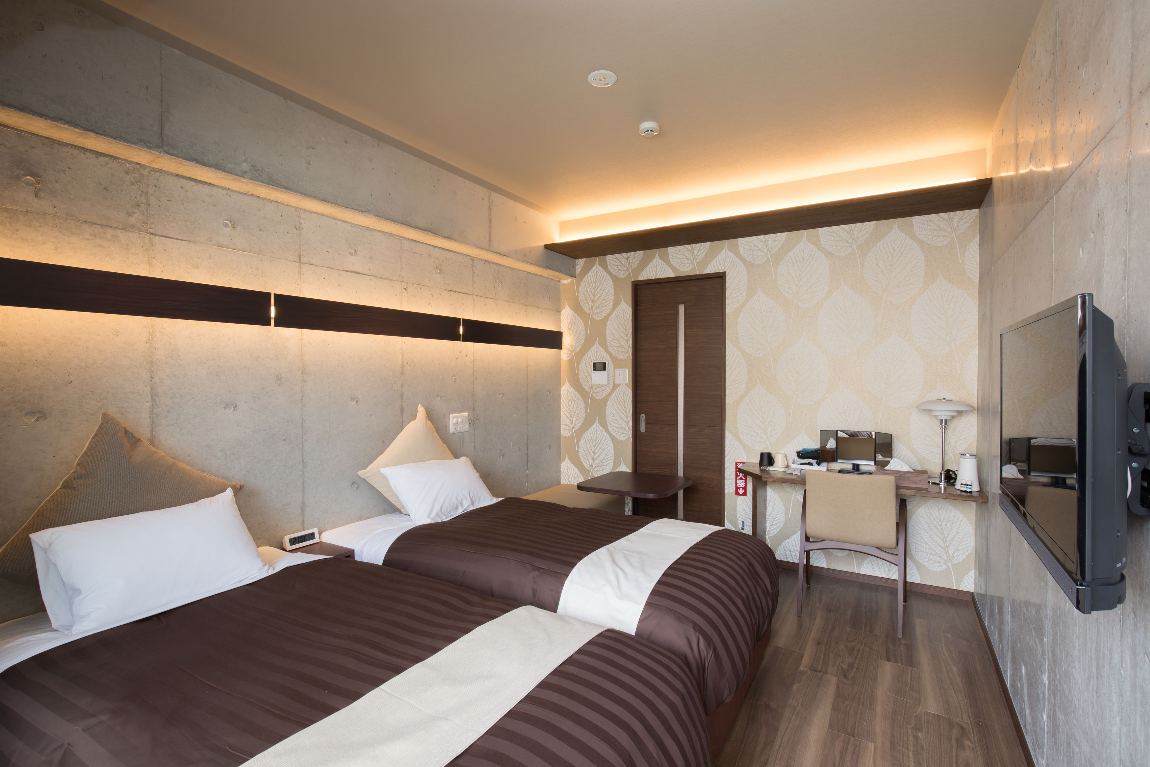 Basic Twin Room, 1 Bedroom, Refrigerator & Microwave | 1 bedroom, desk, blackout drapes, free WiFi