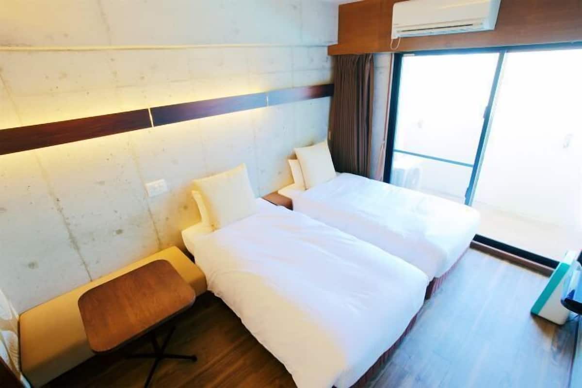 1 bedroom, desk, blackout curtains, free WiFi
