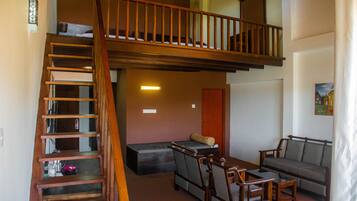 Duplex família, 1 quarto, vista para a montanha | Individualmente decorados, individualmente mobiliados, escrivaninha