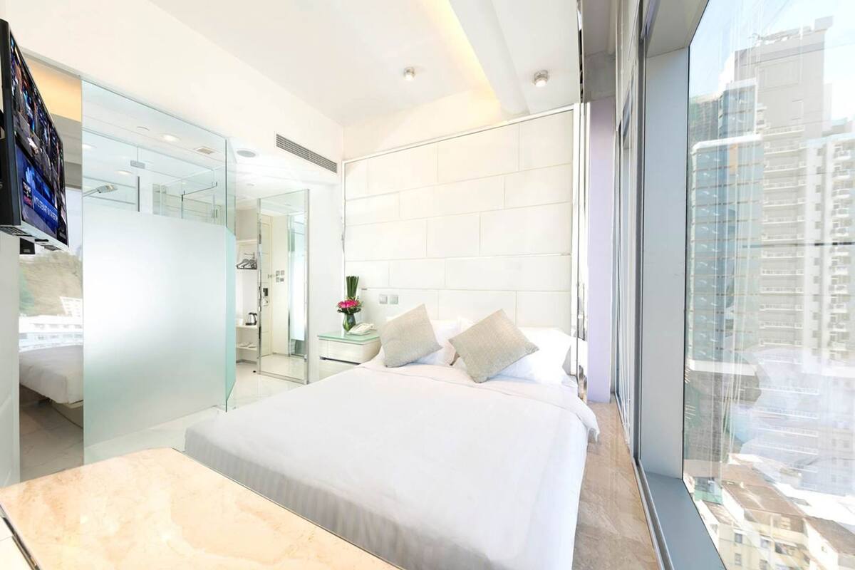 In-room safe, desk, soundproofing, iron/ironing board