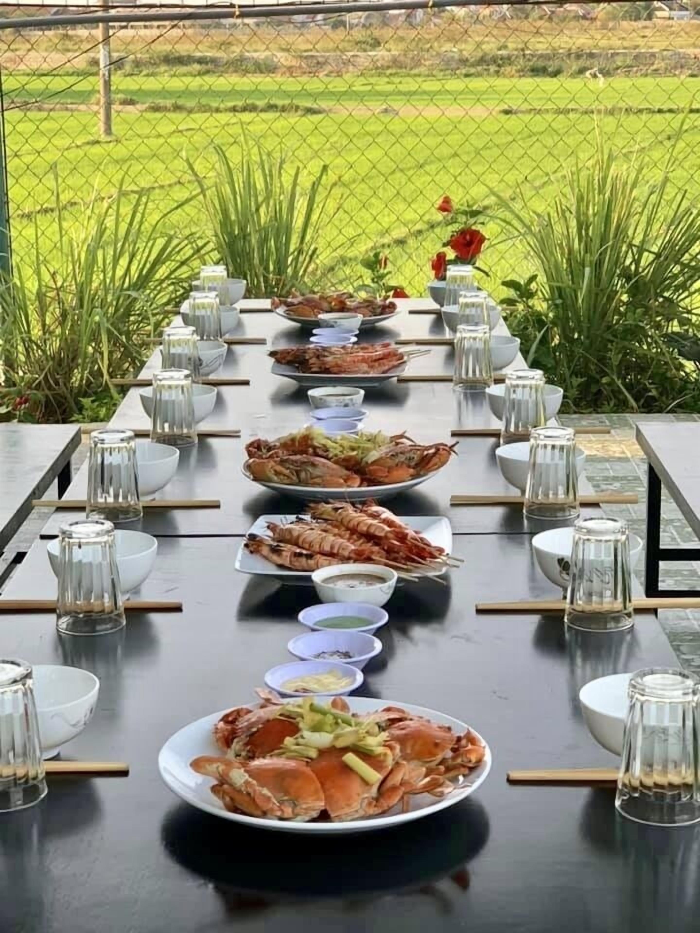 Deluxe Apartment, 6 Bedrooms, Non Smoking, Garden View | Restaurant