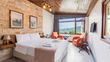 Superior Room | Desk, blackout curtains, soundproofing, free WiFi