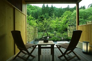 Habitación Deluxe, no fumadores (with Tatami Area & Open-Air Bath) | Vistas desde la habitación