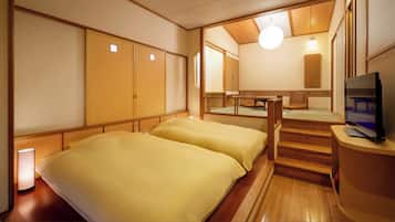 Free minibar, in-room safe, bed sheets