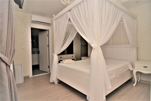 Ropa de cama de alta calidad y minibar