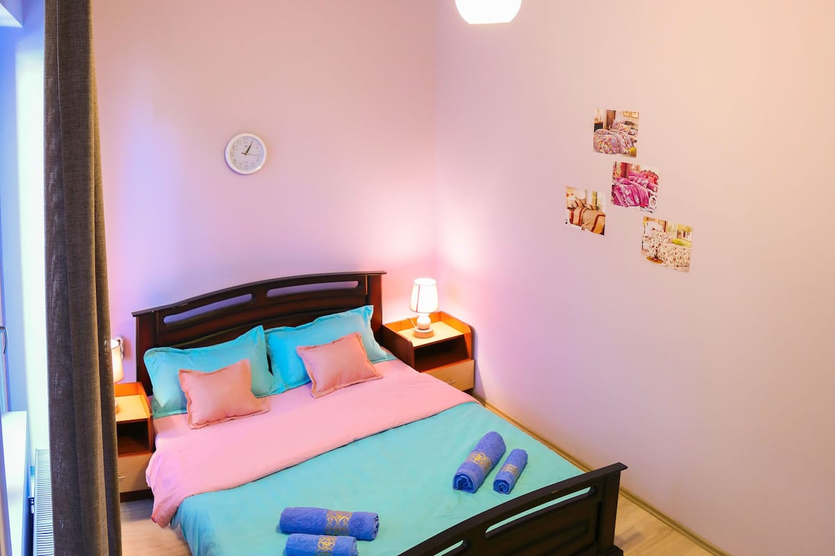 Luxury Apartment, 2 Bedrooms, Balcony | 2 bedrooms, iron/ironing board (on request), rollaway beds (surcharge)