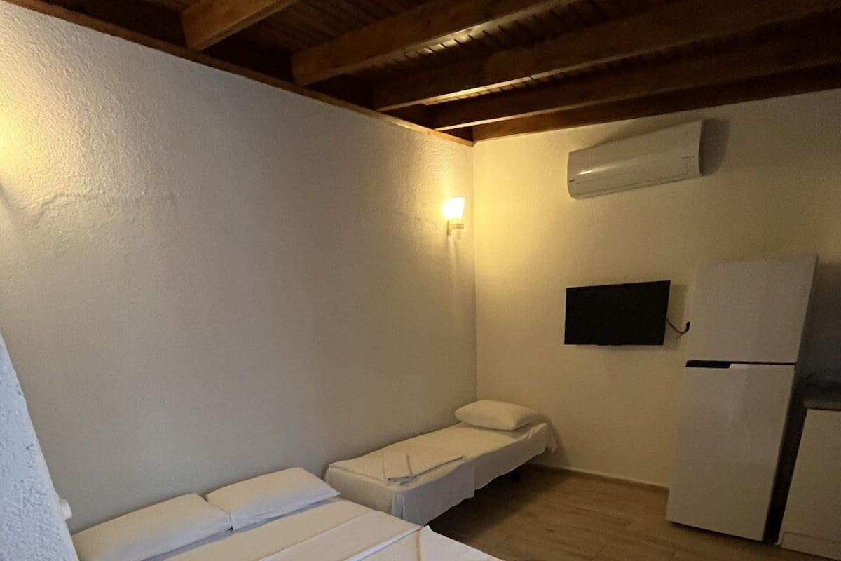 Apartemen Standar | 1 kamar tidur, minibar, setrika/meja setrika, dan Wi-Fi gratis