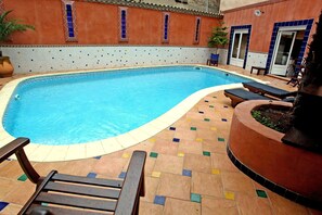 Outdoor pool - Hôtel de la Paix (Lodeve)