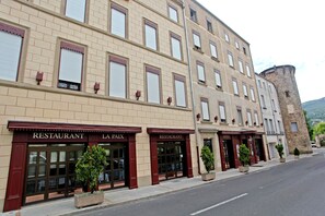 Front of property - Hôtel de la Paix (Lodeve)