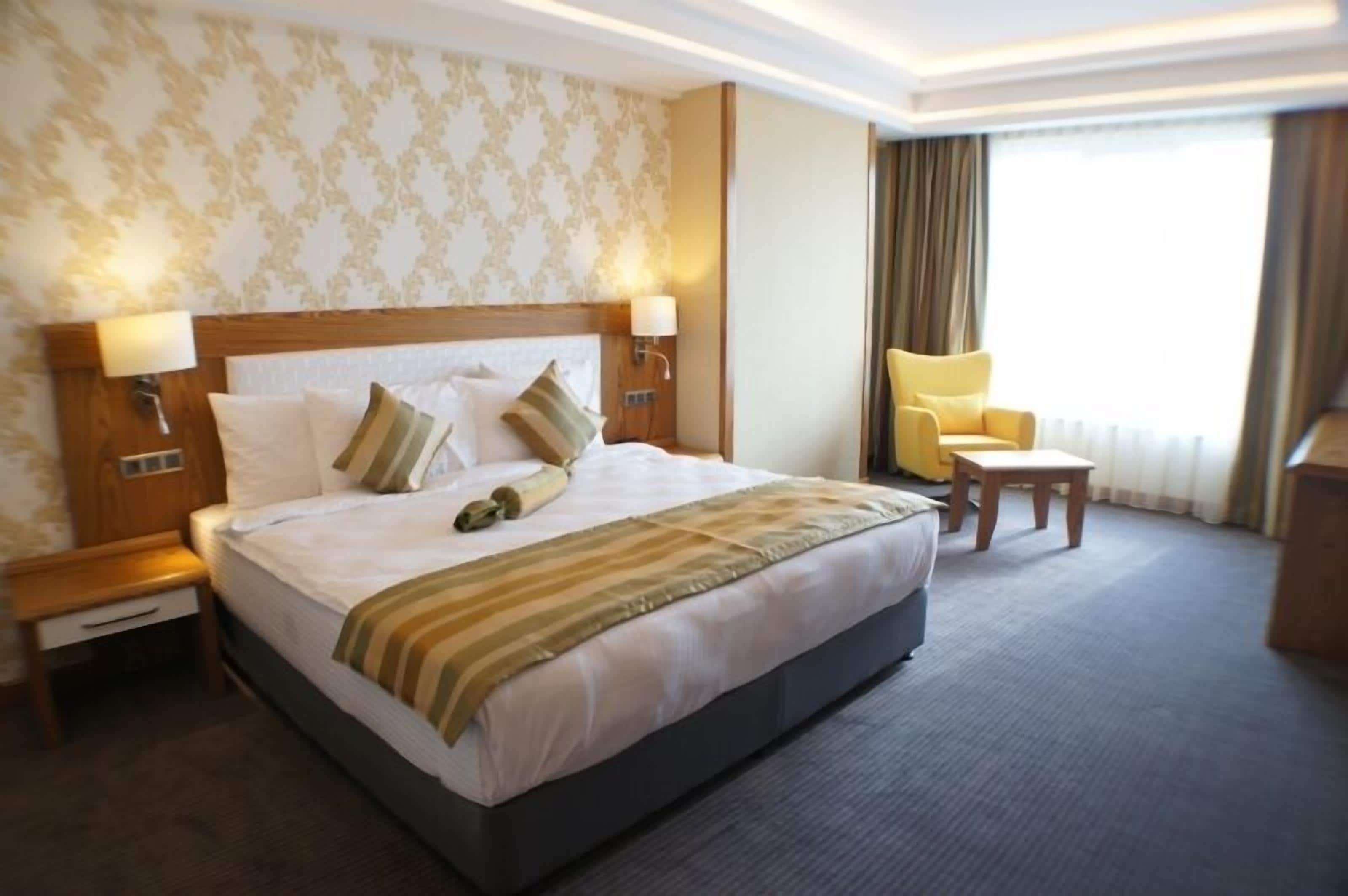 standard double or twin room | 1 bedroom, premium bedding, minibar, in-room safe