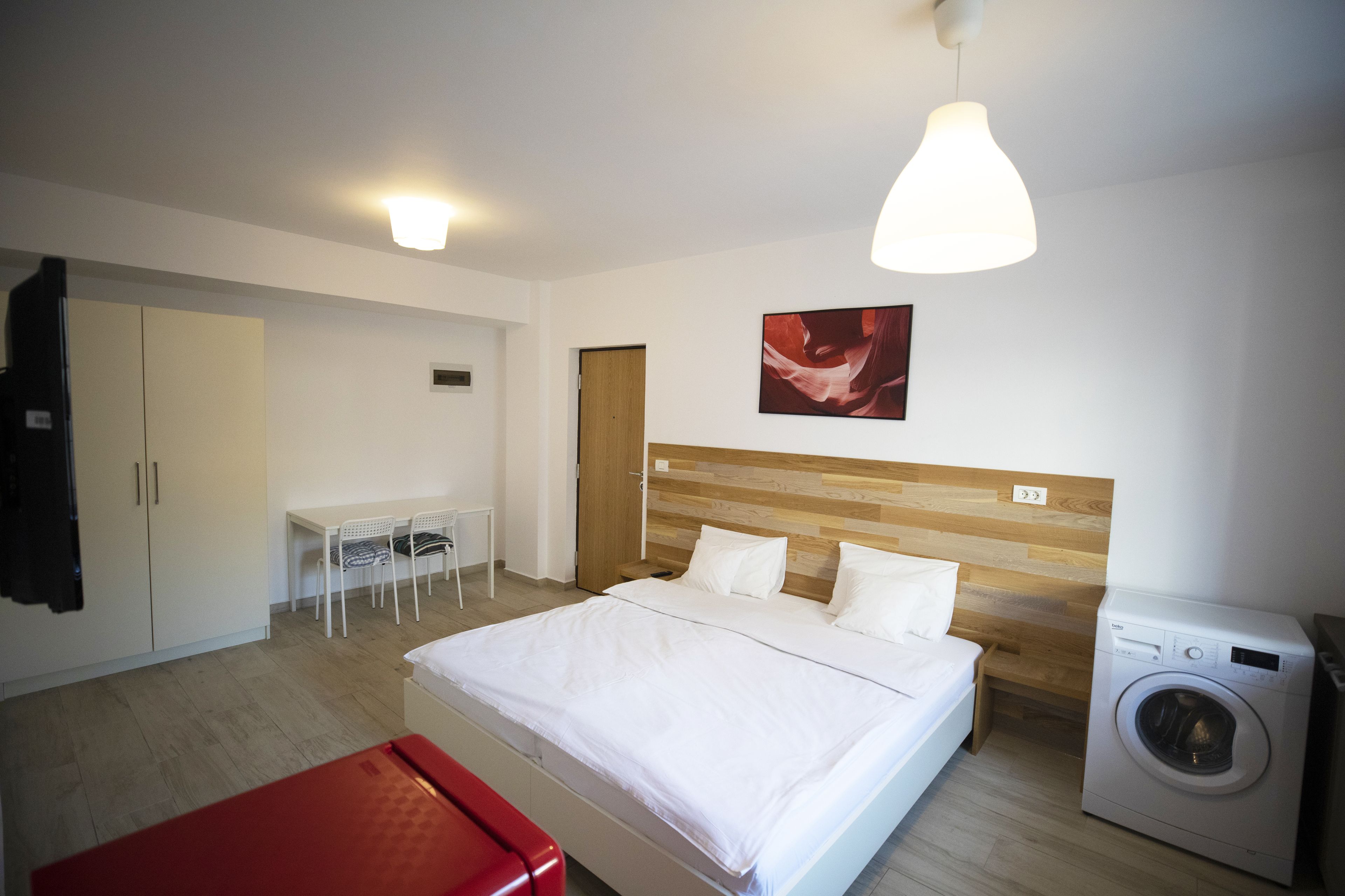 double room single use, 1 double bed | living room | flat-screen tv