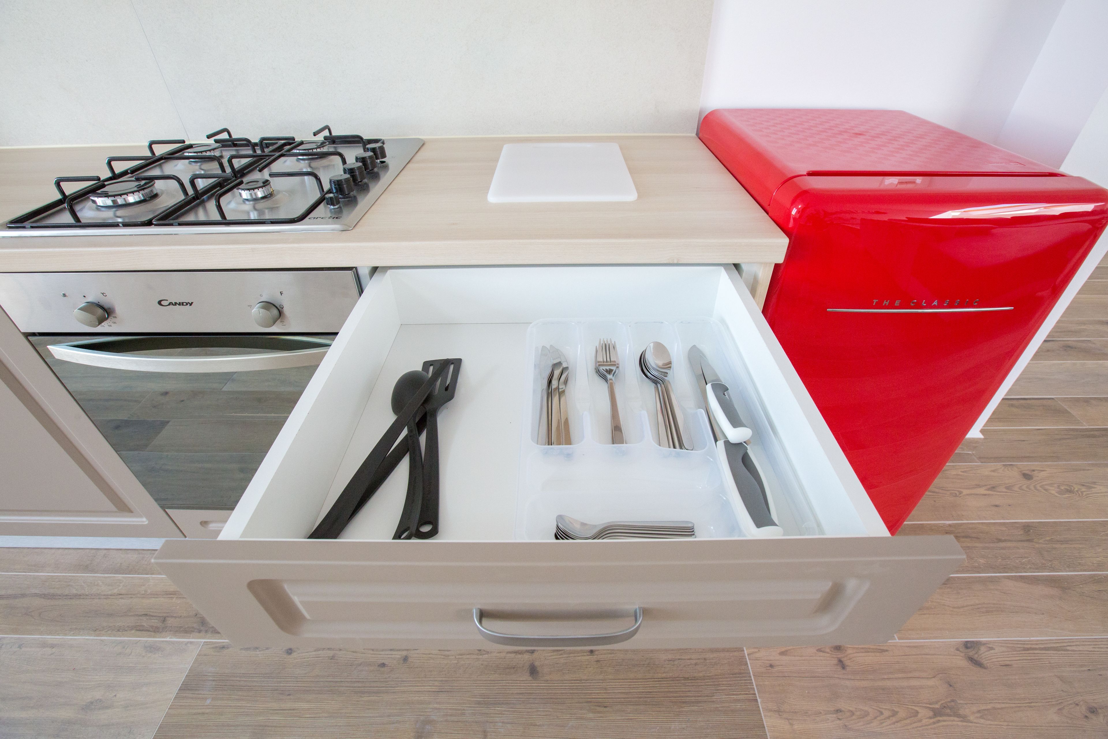 family apartment, 1 bedroom | private kitchen | oven, electric kettle, cookware/dishes/utensils