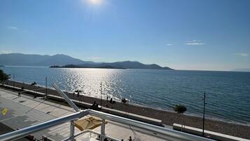 Family Room | Minibar, desk, laptop workspace, blackout drapes