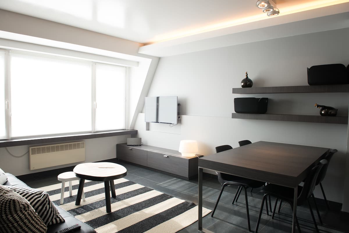 Premium Condo, Kitchen | Living area | 40-inch Smart TV with digital channels, TV
