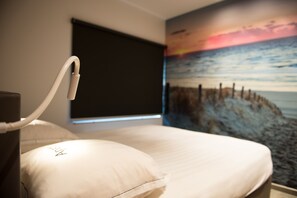 Premium bedding, laptop workspace, free WiFi, bed sheets - ApartMoment de Coqisserie (De Haan)