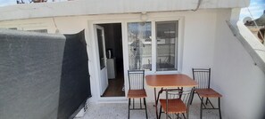 Chambre Triple | Terrasse/Patio