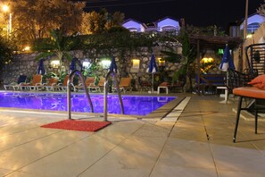 Front of property - Sarihan Apart Otel (Fethiye)
