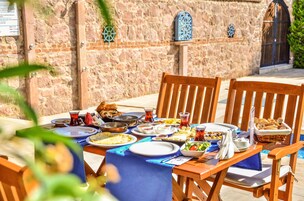 Desayuno completo incluido todos los días 