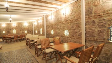 Free daily full breakfast