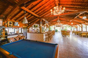 Breakfast, lunch, dinner served; international cuisine  - Milkyway Apart & Hotels (Fethiye)