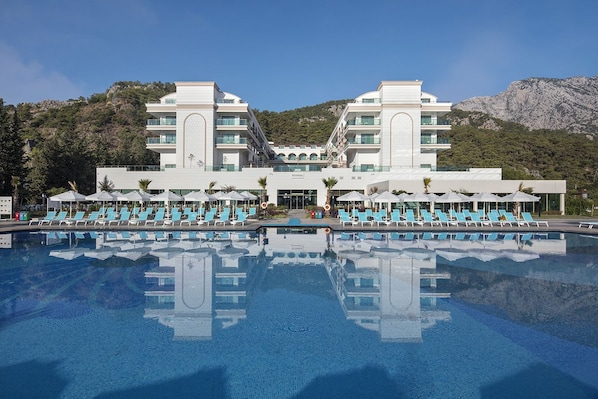 Indoor pool, 3 outdoor pools, pool umbrellas, sun loungers