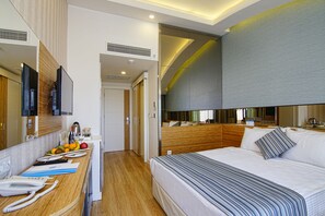 Free minibar, in-room safe, free WiFi - Dosinia Luxury Resort  (Kemer)