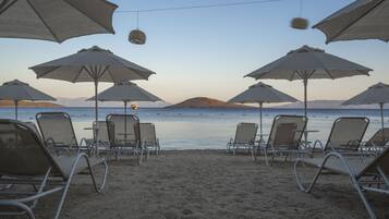 Private beach, sun-loungers, beach umbrellas, beach towels