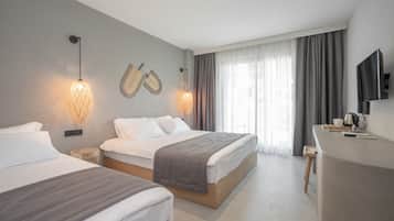 Kamar Superior, pemandangan kebun | Minibar, brankas, kedap suara, dan Wi-Fi gratis