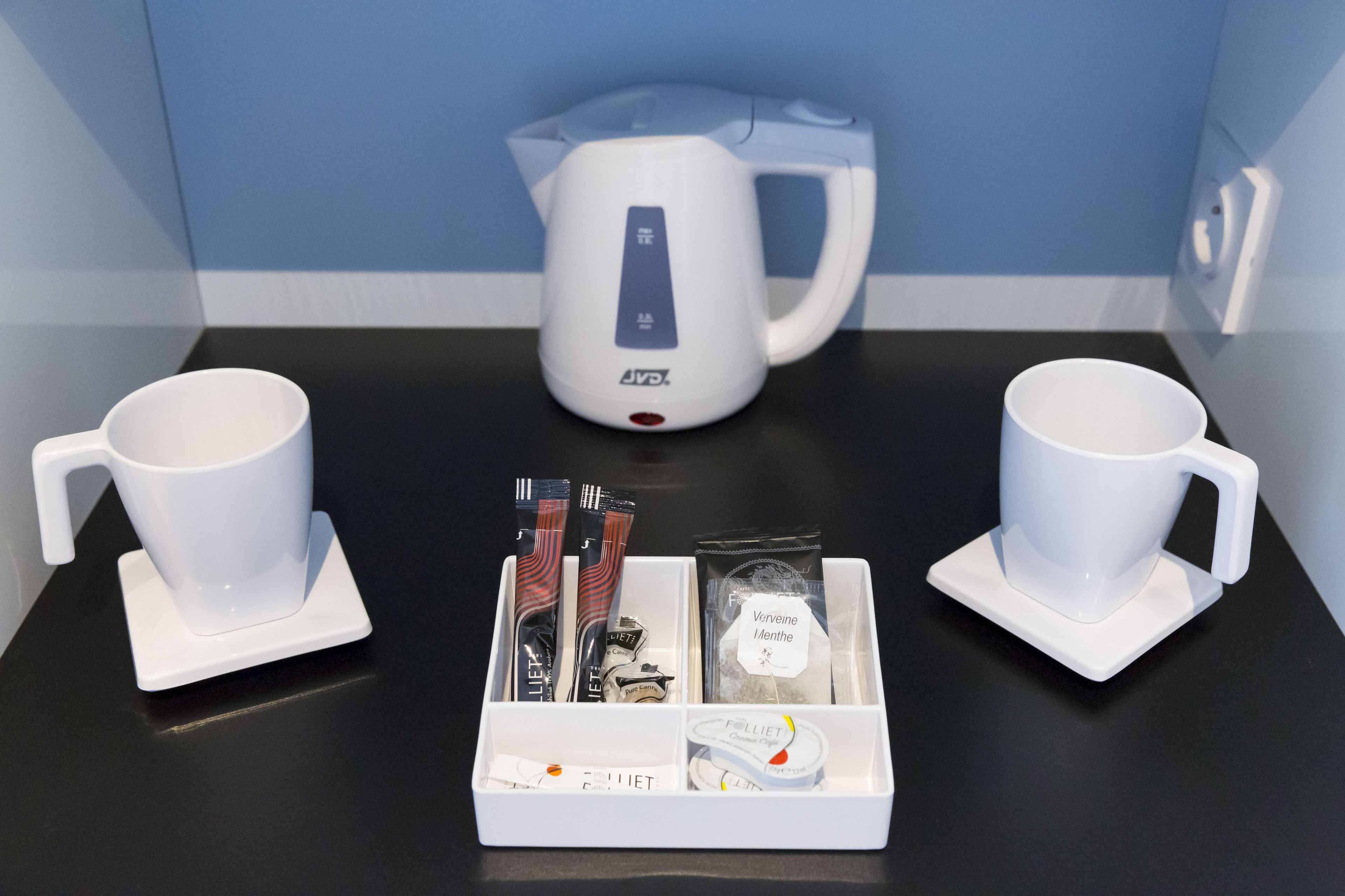 superior room, 1 queen bed | coffee and/or coffee maker