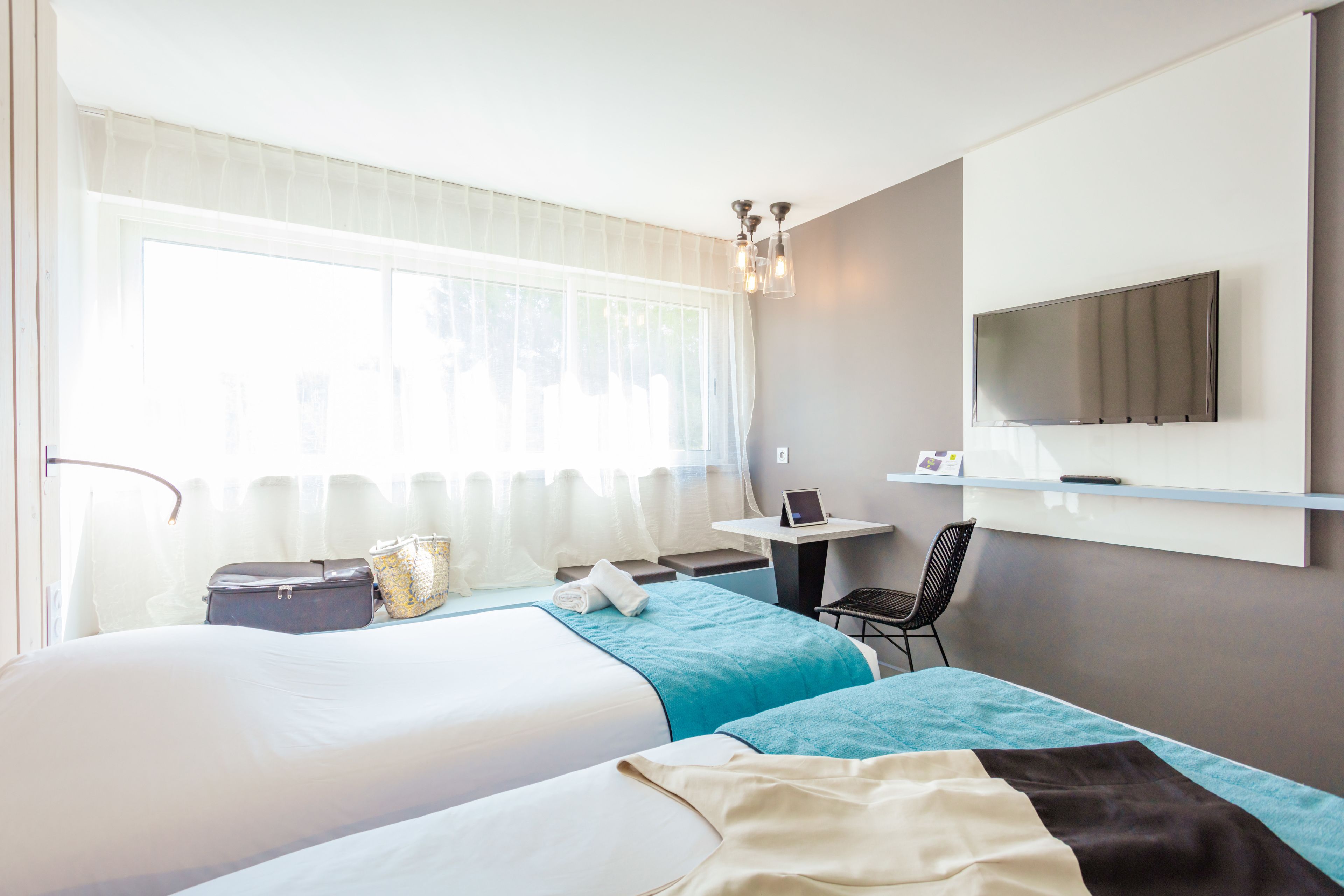 superior twin room, 2 single beds, park view | 1 bedroom, premium bedding, minibar, in-room safe