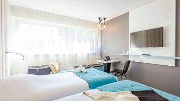 Chambre Supérieure avec lits jumeaux, 2 lits une place, vue parc | Literie de qualité supérieure, minibar, coffres-forts dans les chambres