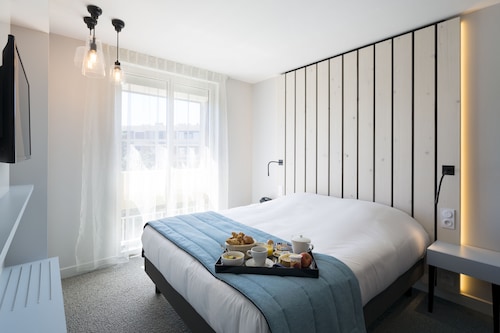 Opéralia Hôtel Les Pins