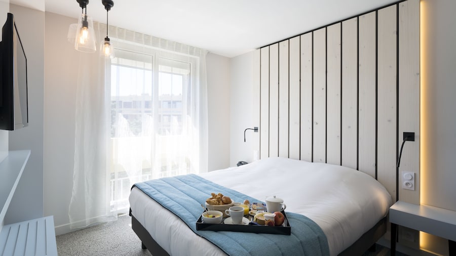 Opéralia Hôtel Les Pins