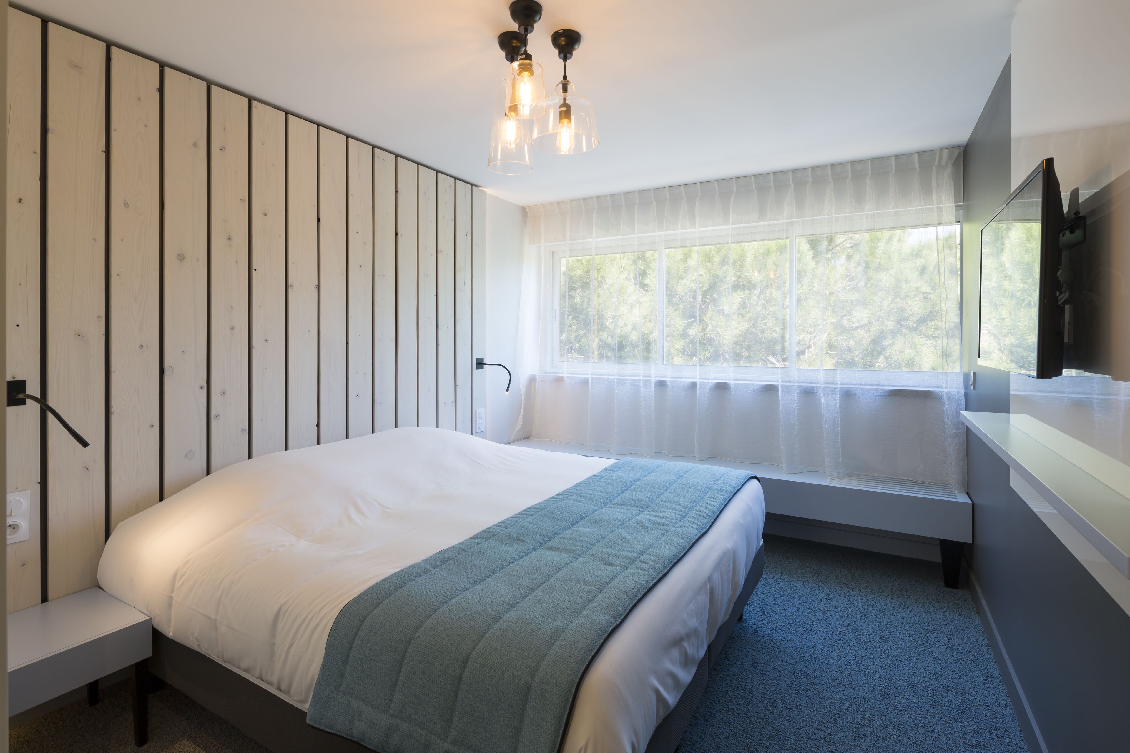 1 bedroom, premium bedding, minibar, in-room safe