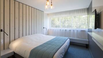 Premium bedding, minibar, in-room safe, desk