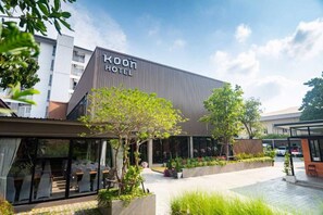 Exterior - Koon Hotel Sukhumvit (Samut Prakan)