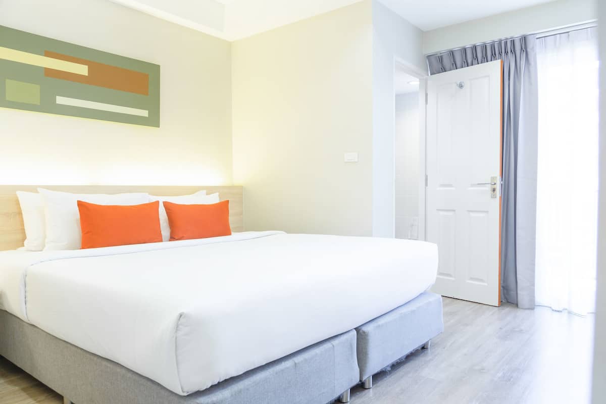 Compact Room | 2 camere, minibar, una cassaforte in camera, una scrivania