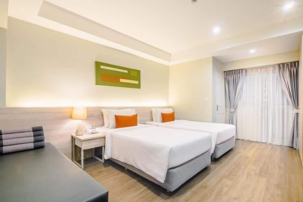 Minibar, in-room safe, desk, free WiFi