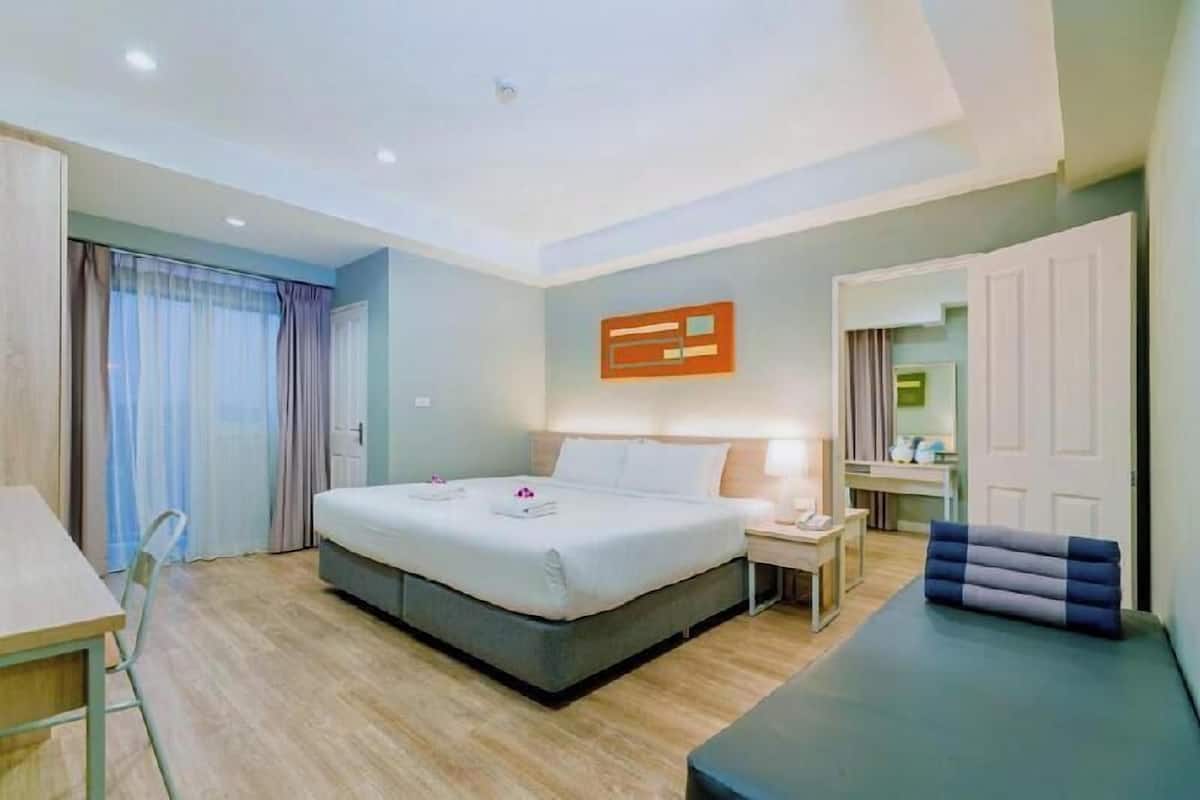 Minibar, safe på rommet, skrivebord og wi-fi (inkludert)