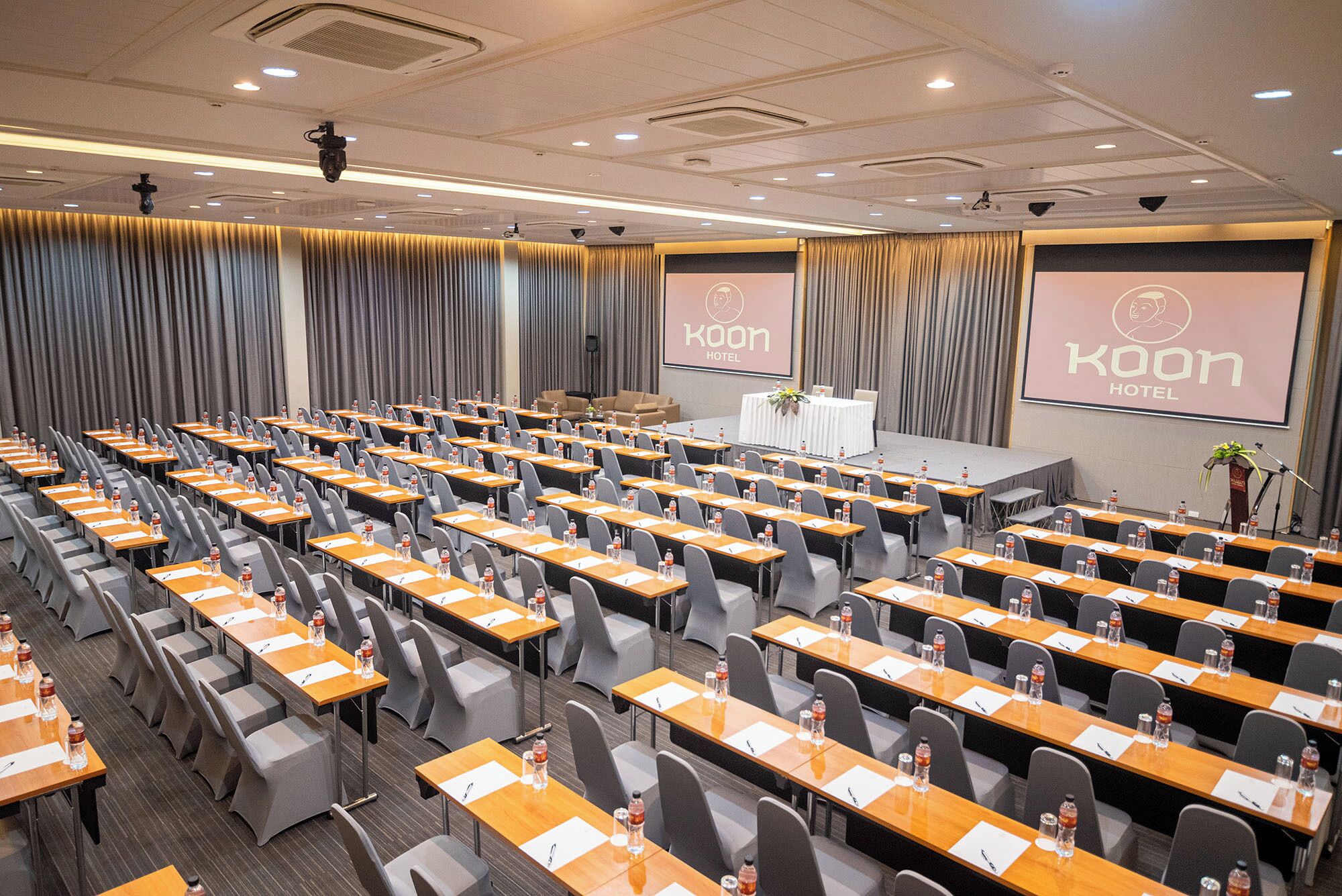 Meeting facility